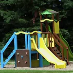 Familial Dans Le Bocage Bourbonnais Avec Jardin Prive - Fr-1-489-93 Ferienhaus