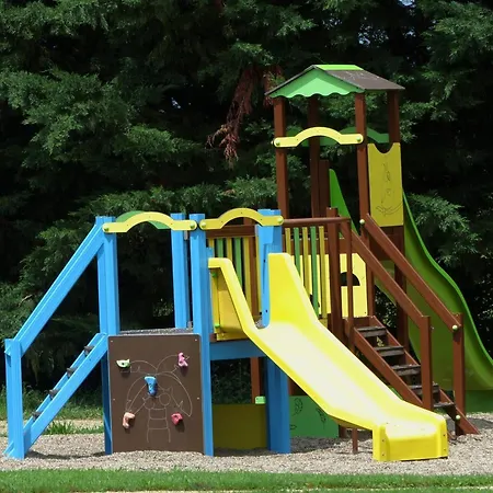 Familial Dans Le Bocage Bourbonnais Avec Jardin Prive - Fr-1-489-93 Nyaraló