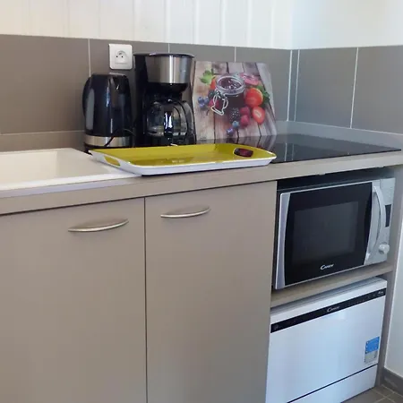 Familial Dans Le Bocage Bourbonnais Avec Jardin Prive - Fr-1-489-93 Nyaraló