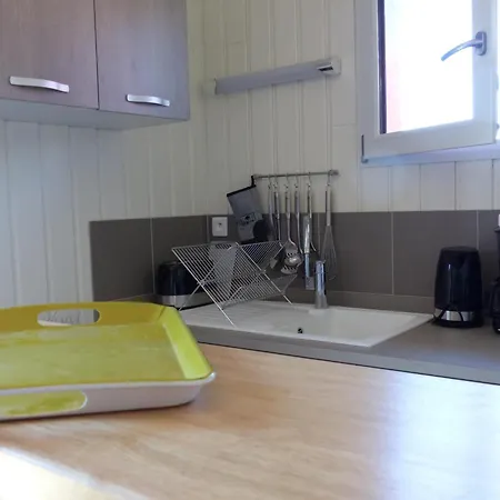 Familial Dans Le Bocage Bourbonnais Avec Jardin Prive - Fr-1-489-93 Nyaraló Meillard