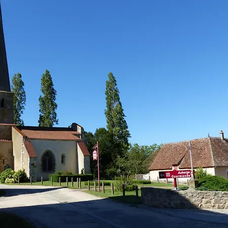 Familial Dans Le Bocage Bourbonnais Avec Jardin Prive - Fr-1-489-93 Holiday home *