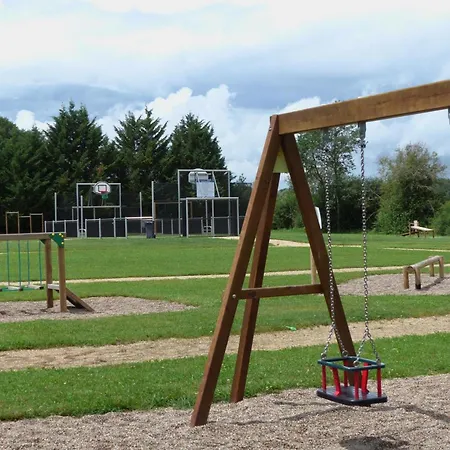 Nyaraló Familial Dans Le Bocage Bourbonnais Avec Jardin Prive - Fr-1-489-93 Meillard