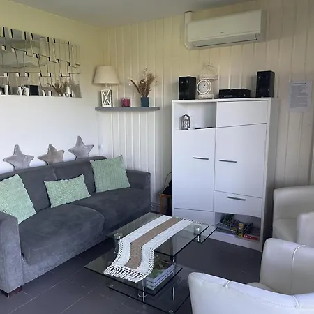 Familial Dans Le Bocage Bourbonnais Avec Jardin Prive