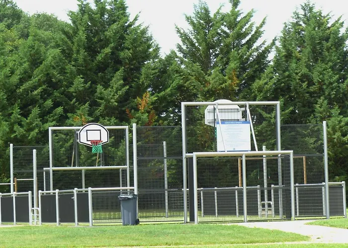 Familial Dans Le Bocage Bourbonnais Avec Jardin Prive - Fr-1-489-93 Holiday home *